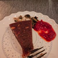 Almond raspberry cake with liquorice at Åre Kafferosteri in Aare