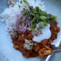 Cauliflower curry with tofu  at Die FETTE BEETE in Krefeld