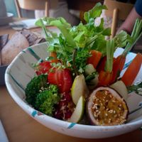 Hummus con pinzimonio 💚 at Casa e Bottega Positano in Positano