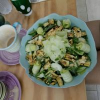 Salad with spinach, zucchini, peanuts, lettuce and cucumber rolls filled with avocado  at Casa e Bottega Positano in Positano