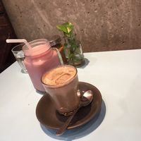 vegan strawberry milkshake (soy) and iced almond milk gingerbread latte at Raw Trader in Melbourne
