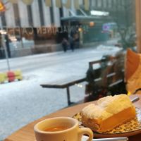 Cafe macchiato and lemon pie at Cafè Karalis - Sardinialainen caffetteria in Pirkanmaa