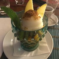 Salada de fruta com sorvete de citrinos at Jardim dos Sentidos in Lisbon