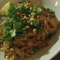 Tallarines estilo tailandés at Jardim dos Sentidos in Lisbon