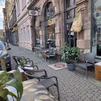 Outdoor seating at Kaffeerösterei Tesorito in Saarbrucken