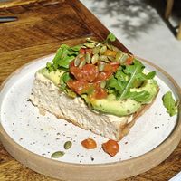 Toast hummus avocado (Tostada Valerie) at Harvest in Bogota