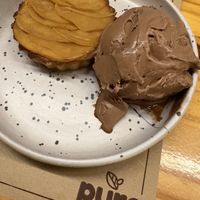 tartelete de maçã com sorvete  at Puro Saudável - Restaurante de Comida Natural in Salvador