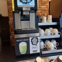 coffe with oat milk at this machine ⚠the cocoa conatains milk powder and is not vegan, no matter the machine⚠ at BackWerk in Solingen