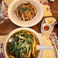 Vegane Pho Suppe und Udon mit Tofu at PHO - Authentic Vietnamese Cuisine in Athens