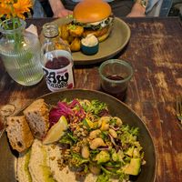 Root celery burger and bønnesallad at Café Ojo in Odense