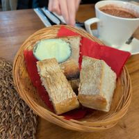 Bread and alioli at Sanpa in Wokingham