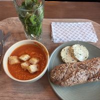 Tomatensoep met plantaardige kruidenboter  at La Place in Muiden