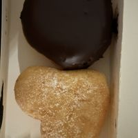 Bavarian Cream, Boston Cream   at Dunkin' Donuts Bonn Zentrum  in Bonn