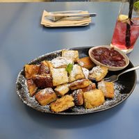 Kaiserschmarrn and Rosebud ice tea at SOULA in Vienna