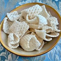 Taro crackers at Anise in Dubai