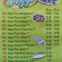 Vegane Pizzen at ÄDAR Vegan & Döner in Augsburg