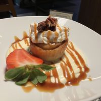 Pecan cinnamon roll dessert  at The Vegan Eagle in Hamburg