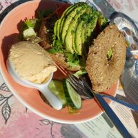 Bagel with avocado, lettuce, tomatoes, cucumber and vegan cream cheese at Bagels & Beans - Piet Heinplein in The Hague