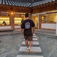 Restaurant entrance at Sugyeongsa - 수경사 in Gyeongju-si