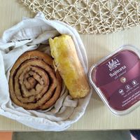 Cinnamonroll and Applecrumble at Glutenfreies Paradies Freilassing  in Freilassing