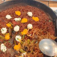 Fideuá de espárragos y setas at UVE - Restaurante Vegano - Vegetariano en Granada in Granada