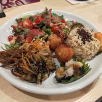 Vegan plate at Vege Kitchen KelaKela in Osaka