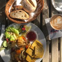 the vegan breakfast & a soy cappuccino at Caffe Latte in Hamburg