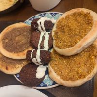 Esfihas Aberta de Falafel, Esfihas aberta de Zaatar, Bolinhos de Falafel at Hassan Cozinha Árabe  in Sao Paulo