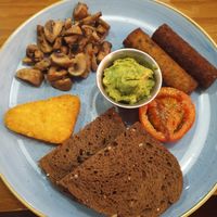 Veggie brunch without eggs at DXB - Giraffe World Kitchen- T3 in Dubai