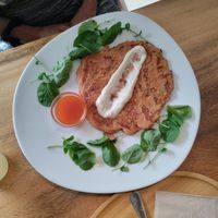 Kimchi Rösti 🥔 with Garlicky Cashew Sauce 🧄, Sweet Sriracha 🌶️ and Fresh Greens 🥬 at Wild Beets in Ibiza