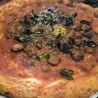 Marinara with addition of fried eggplants at Vitami in Naples