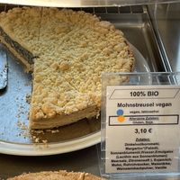 Description of Mohnkuchen  at Heller's Vegetarisches Restaurant & Cafe in Mannheim