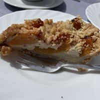 Gluten free Pfirsichstreuselkuchen  at Heller's Vegetarisches Restaurant & Cafe in Mannheim
