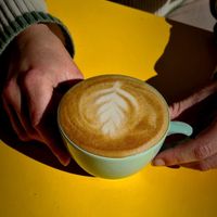 Latte  at Le Monde à l'endroit |  The World the Right Way Up in Saint-malo