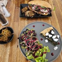 Tarte aux épinards, Vfeta et salade,  kebab et röstis. at Le Monde à l'endroit |  The World the Right Way Up in Saint-malo