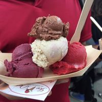blueberry cherry banana chocolate  at iceDate - Amalienstt in Munich