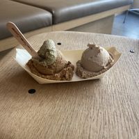 Coffee and vanilla bean with a sample of matcha  at iceDate - Amalienstt in Munich