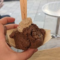 Choc hazelnut with vanilla almond sample at iceDate - Amalienstt in Munich