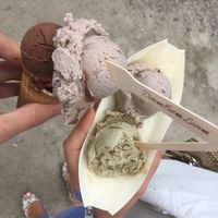 Chocolate, chocolate banana crunch and pistacchio. at iceDate - Amalienstt in Munich