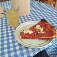 Tomato, ricotta and hot honey at Doctor Drooly Slice Shop in Munich