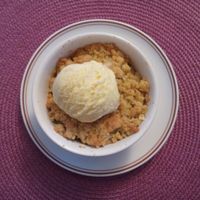 Crumble de Maçã c/ gelado // Apple Crumble w/ Icecream at Meraki - Leiria in Leiria