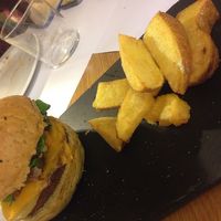 Hamburguesa at Restaurante Oslo in Valencia