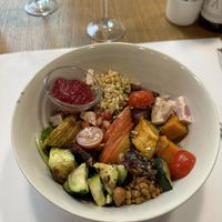 Bowl de verdura de temporada  at Restaurante Oslo in Valencia