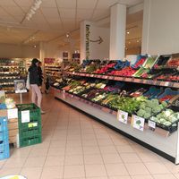 Large organic fruit and veg section at Nieuw Mos in Amersfoort