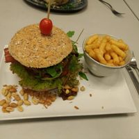 Peanut Giant Burger  at VegaVerso in Leuven