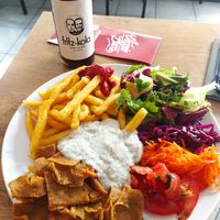 Kola plus vegan kebab dish at Veggie Bros - Juliuspromenade in Wurzburg