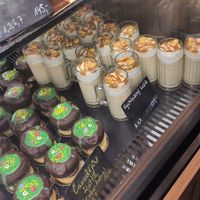 Non-vegan cake and dessert options at Čarokavárna in Brno