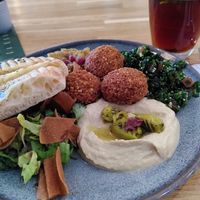 Vegane Vorspeisenplatte at Falafina in Mannheim