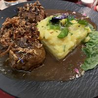 Vleischküchle, Röstzwiebeln, Kartoffelsalat, Gemüsejus  at V-Bandits in Ludwigsburg