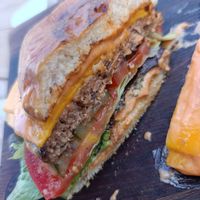 Veganer Cheeseburger at Café SUEZZO in Schwetzingen